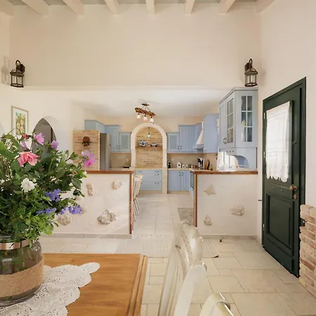 Magnolia Corfu Perama (Corfu)